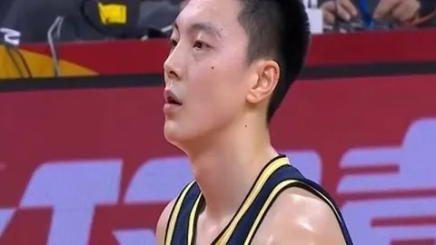 VAR故障停摆，王钰栋争议事件中主裁变通沟通